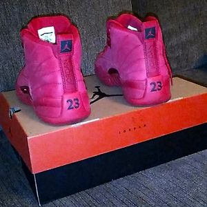 Jordan 12's